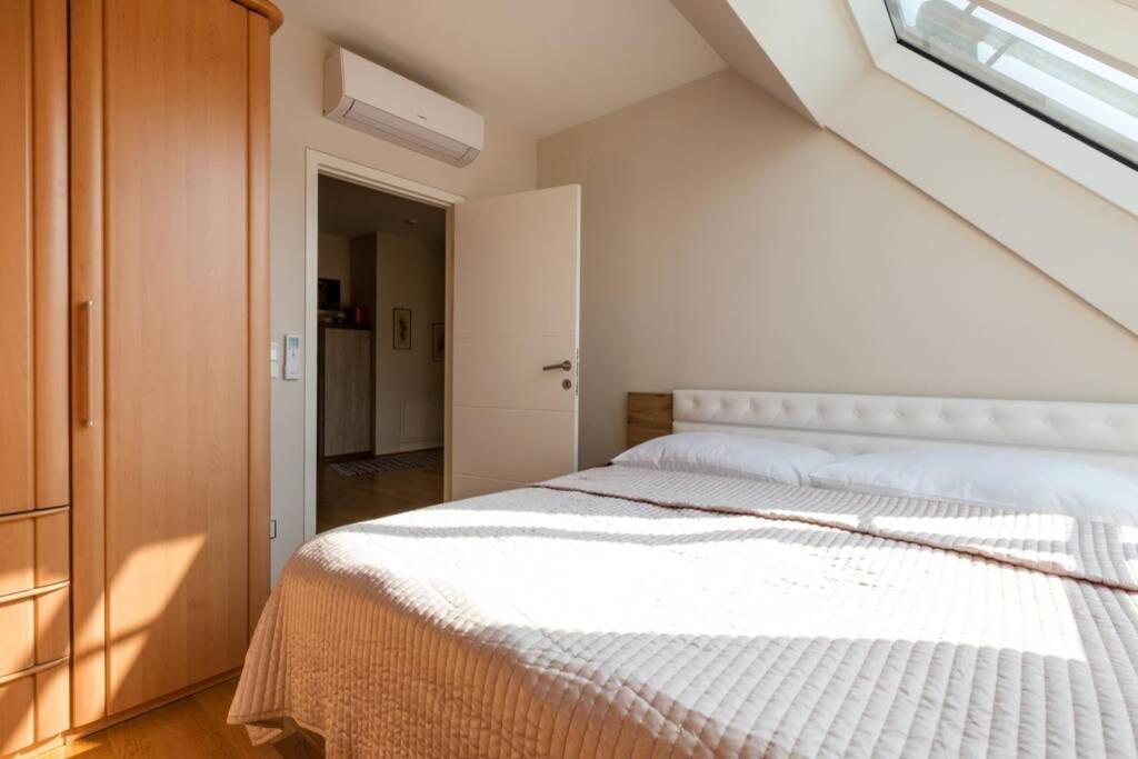 Grosses Penthouse #12 Mit Terrasse Und Aussicht Apartment Vienna Exterior photo