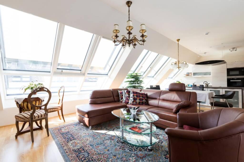 Grosses Penthouse #12 Mit Terrasse Und Aussicht Apartment Vienna Exterior photo