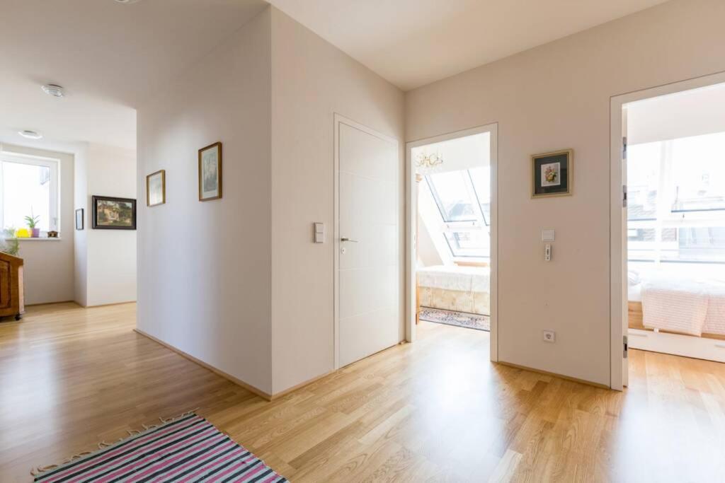 Grosses Penthouse #12 Mit Terrasse Und Aussicht Apartment Vienna Exterior photo